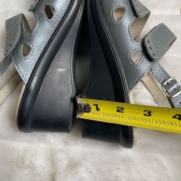 Propèt leather gray adjustable  Velcro straps 2”wedge sandals size8.5 - Picture 8 of 9